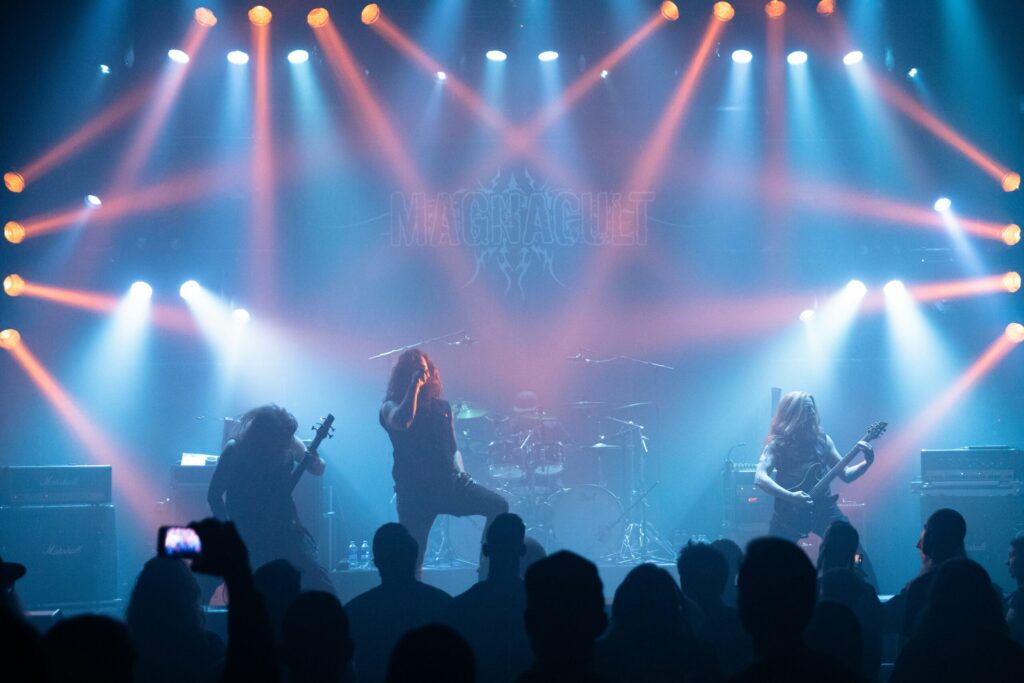 ロックコンサート ライブステージ ヘヴィメタル